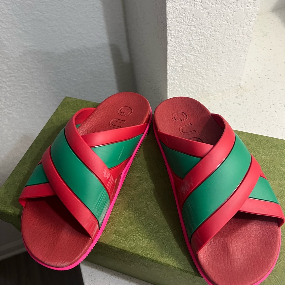 Gucci Women's Red and Green Slide Sandals